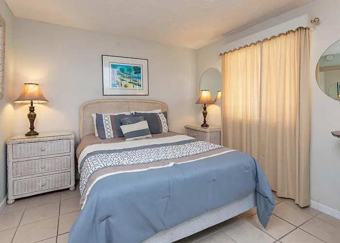 Surf & Racquet 605a * Gulf Shores