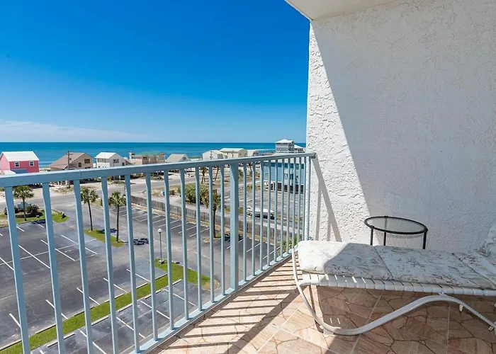 Surf & Racquet 605a Apartment